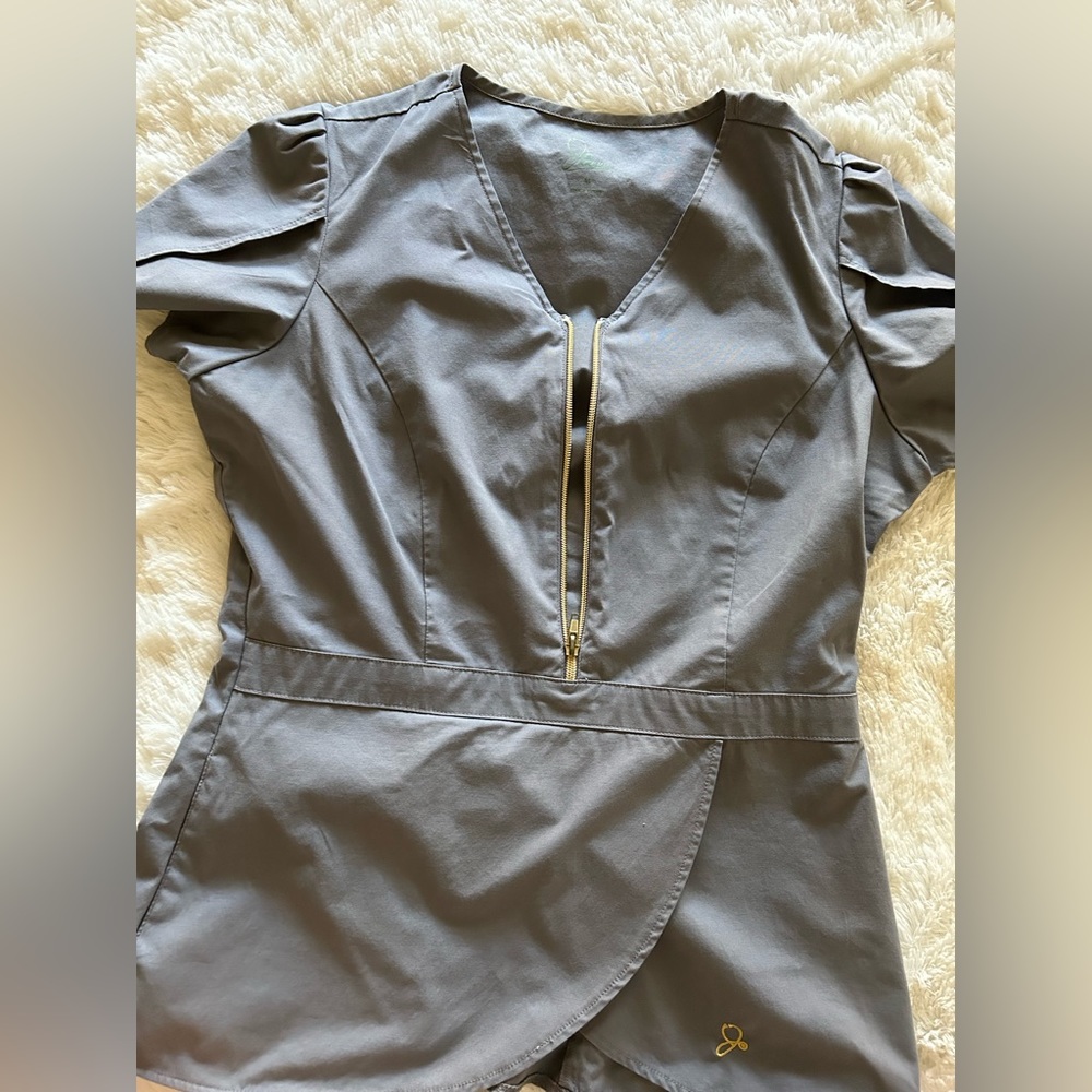 JAANUU scrub top